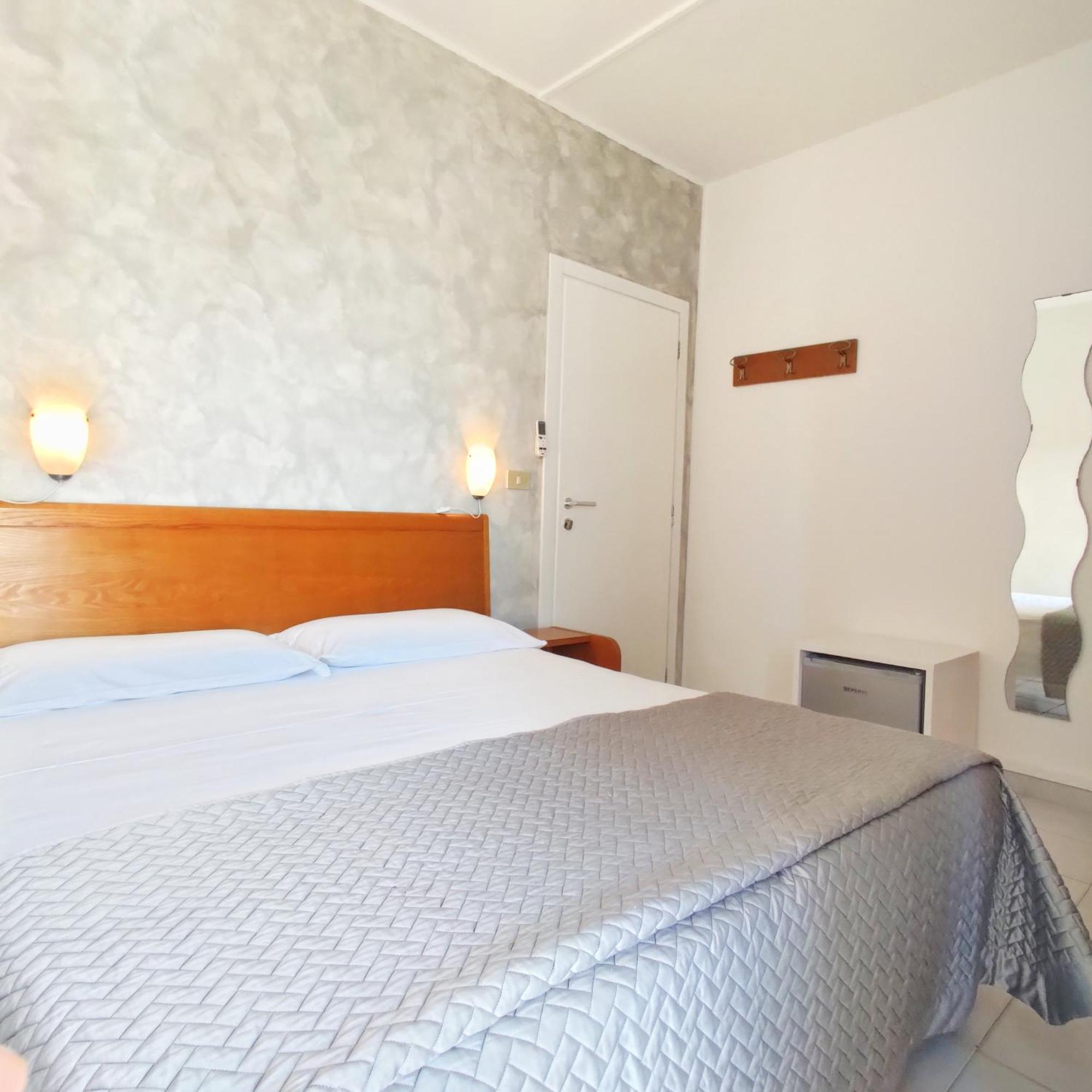 Piccolo Hotel Terracina Eksteriør bilde