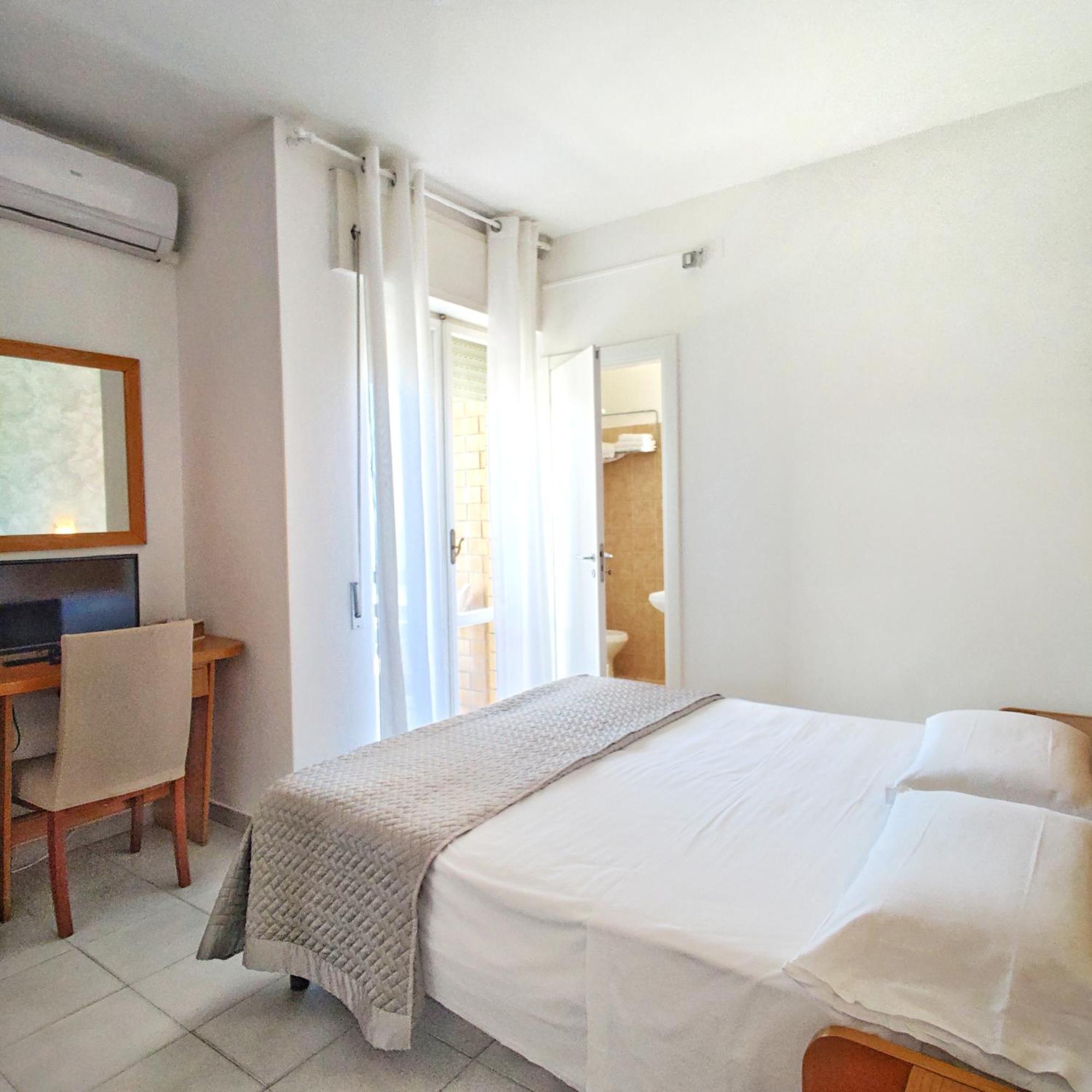 Piccolo Hotel Terracina Eksteriør bilde